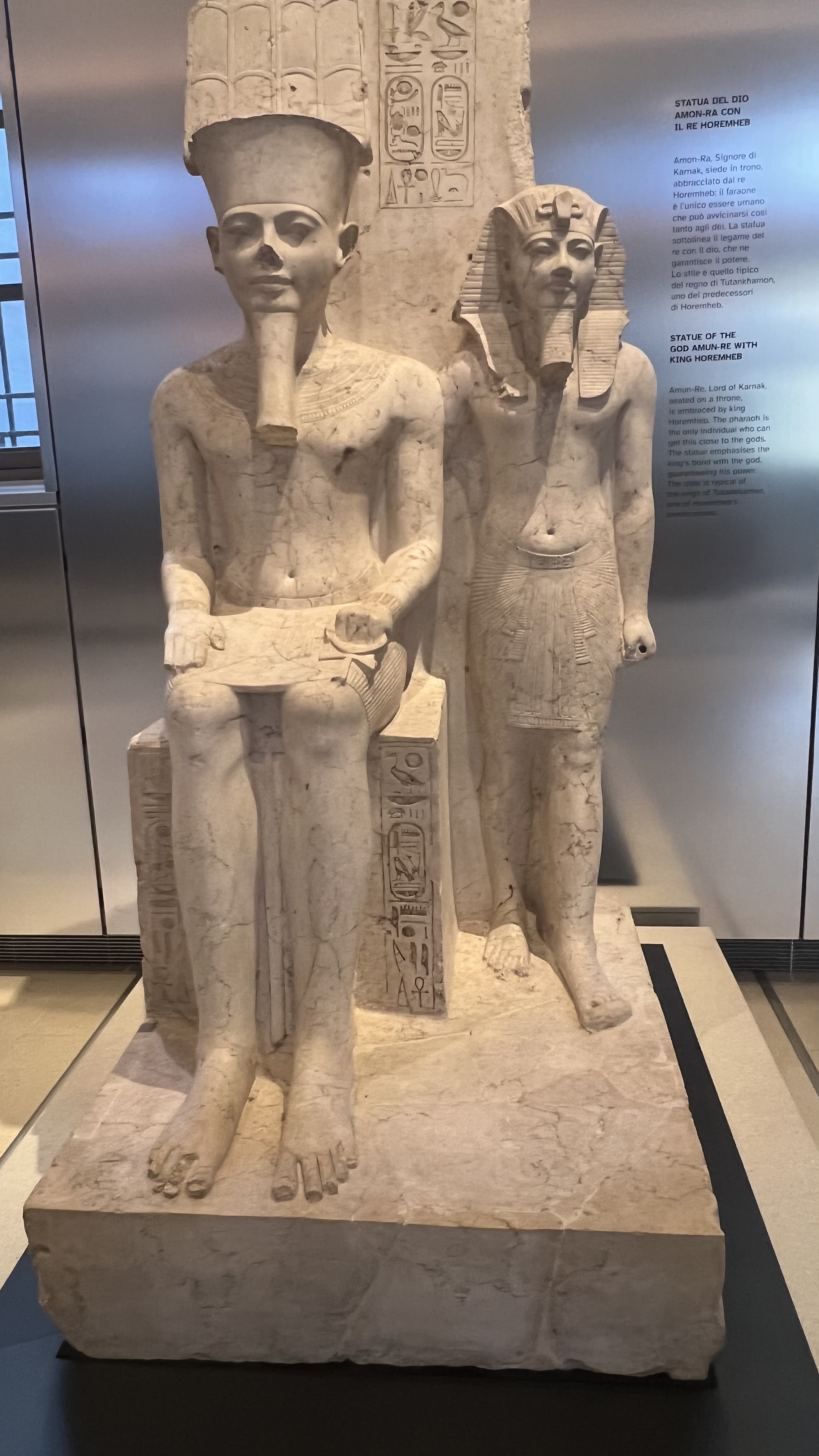 In testa agli dei dell’antico Egitto, condensatori di energia