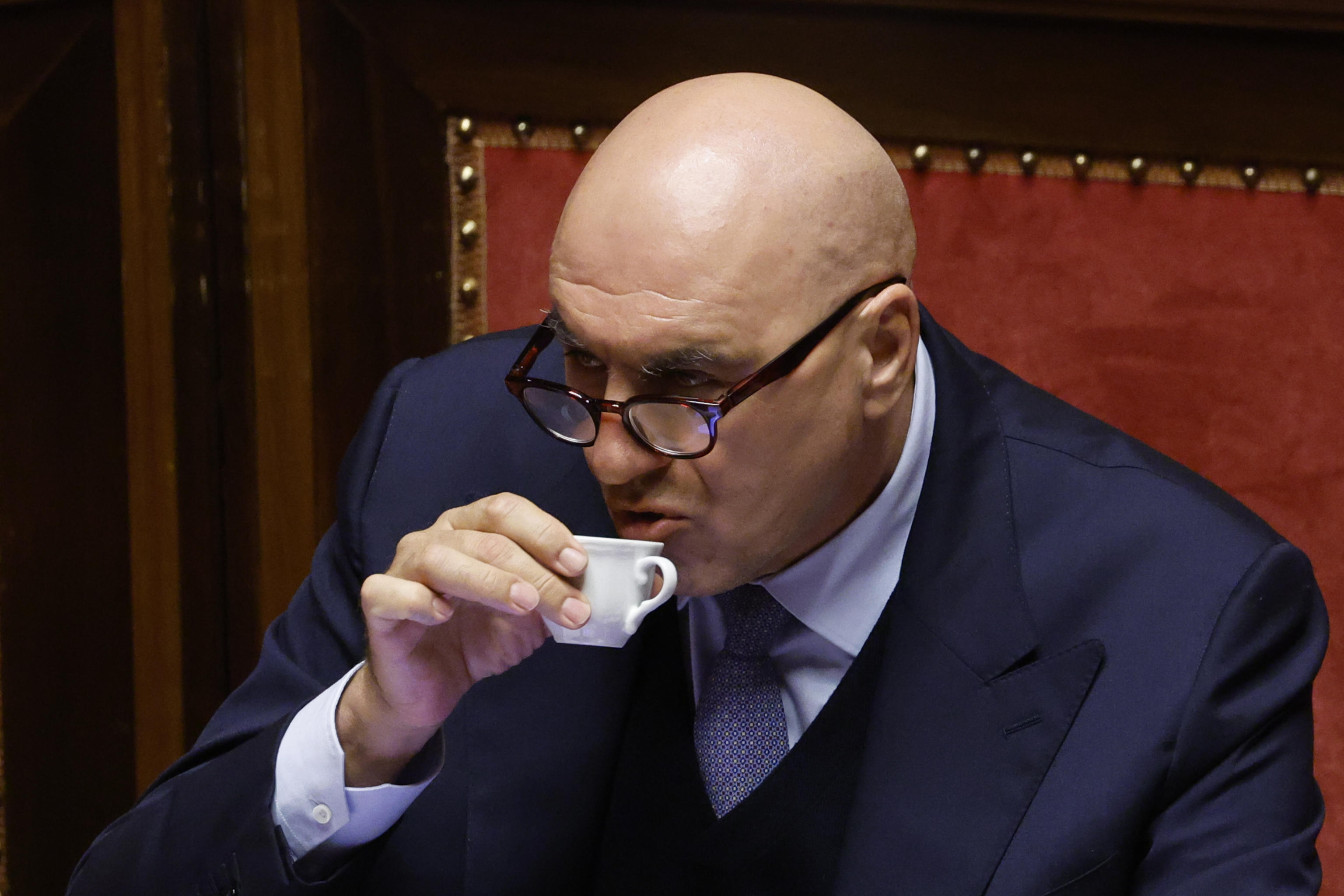 Debolezza militare e centralità geopolitica