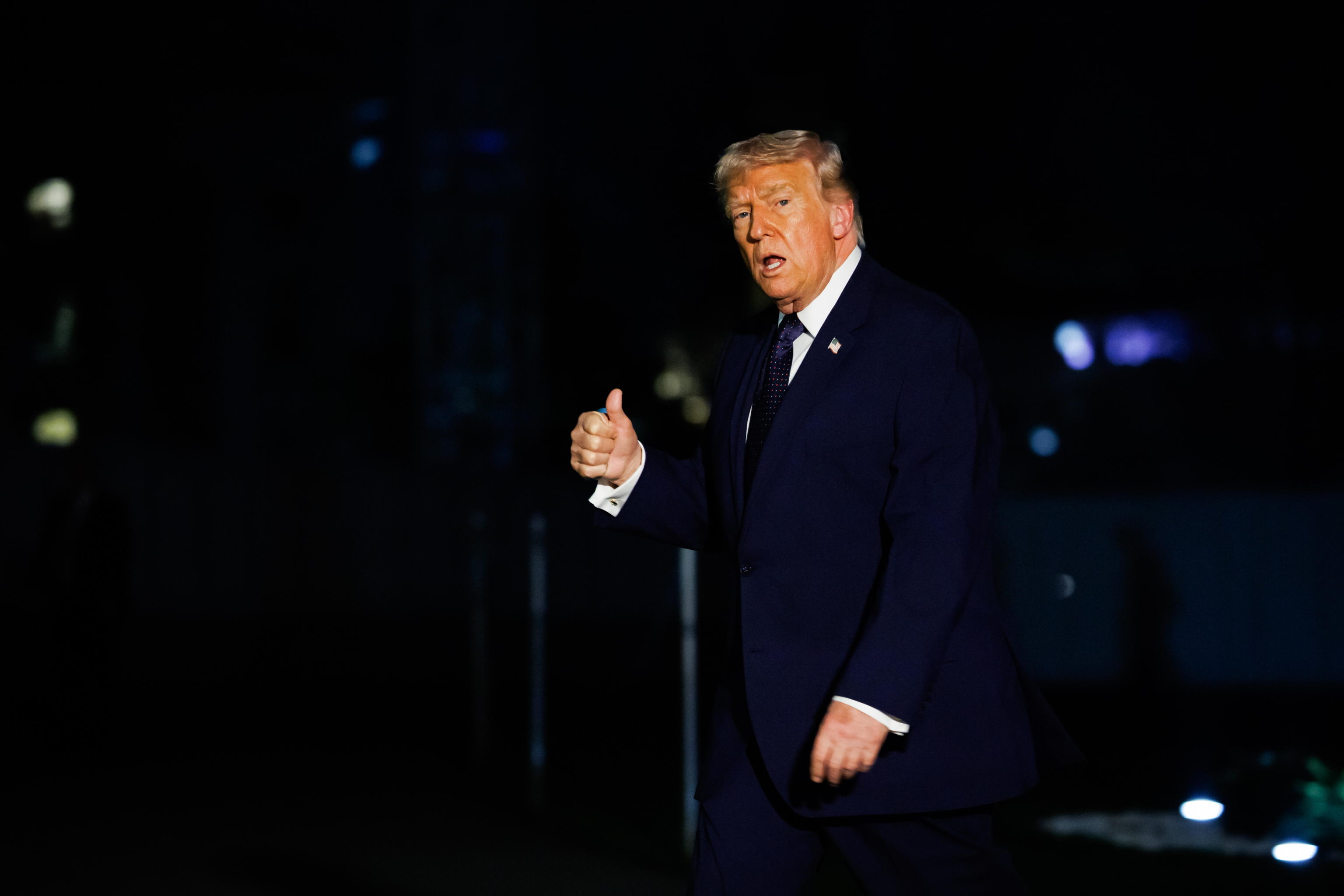 Trump: “Potrei essere disposto a parlare con l’Iran”