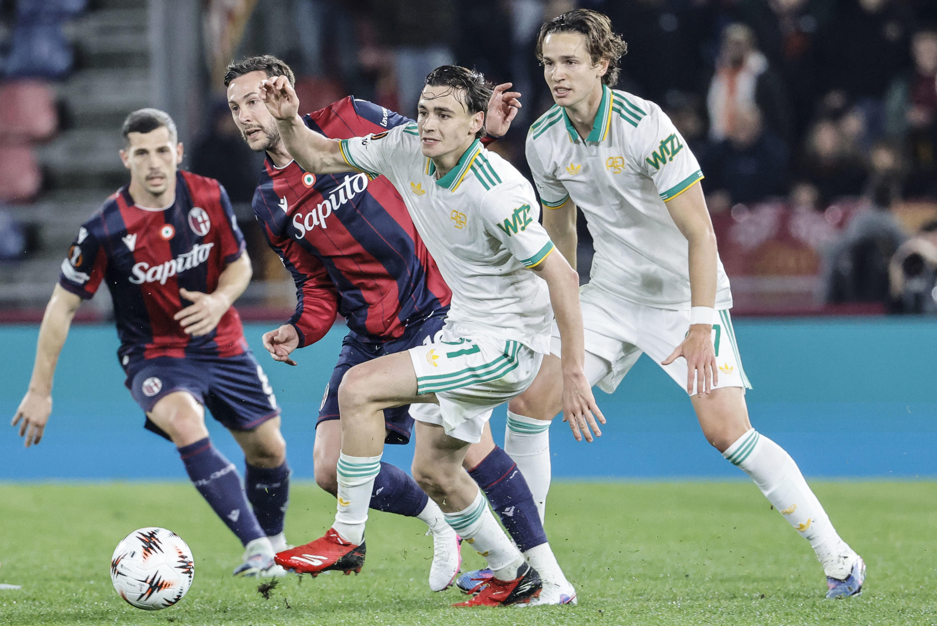 Europa League: pareggio nel derby azzurro