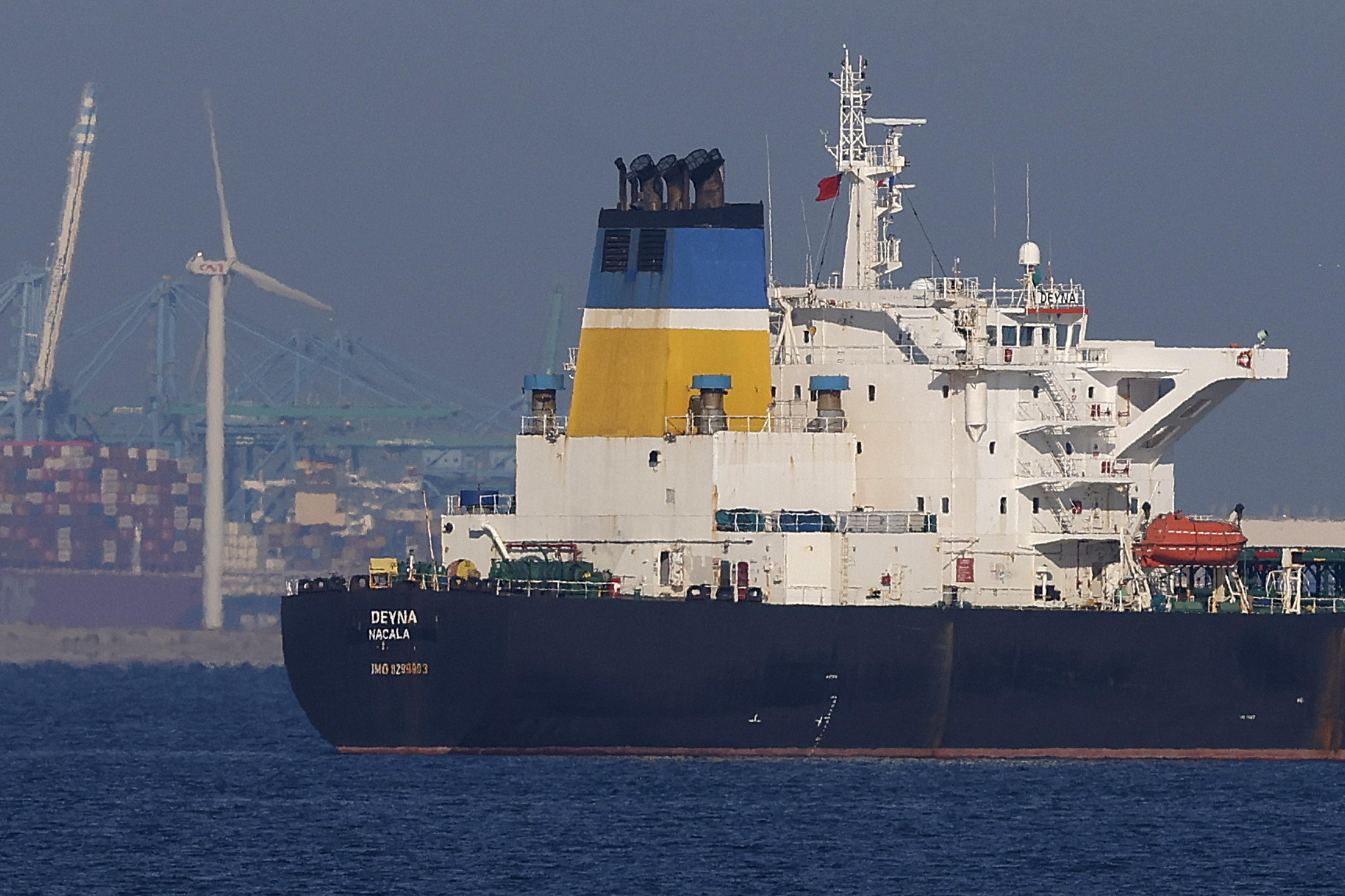 Petroliera colpita nel Mar Nero, era sanzionata dall’Ue