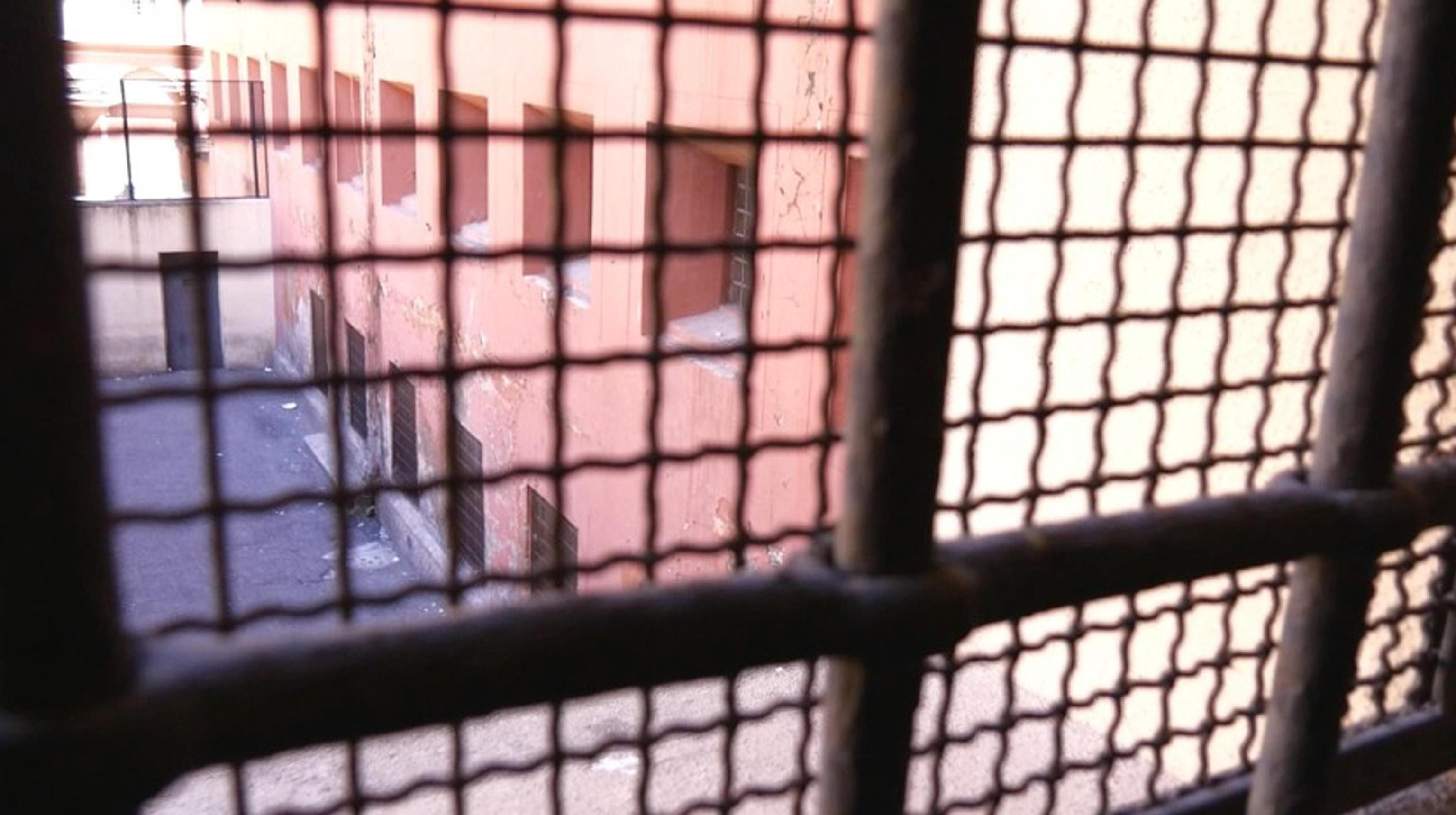 Le carceri sono un mondo devastato