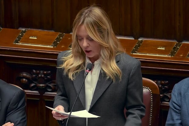 Il metodo Meloni e il guanto di sfida ai palazzi della politica