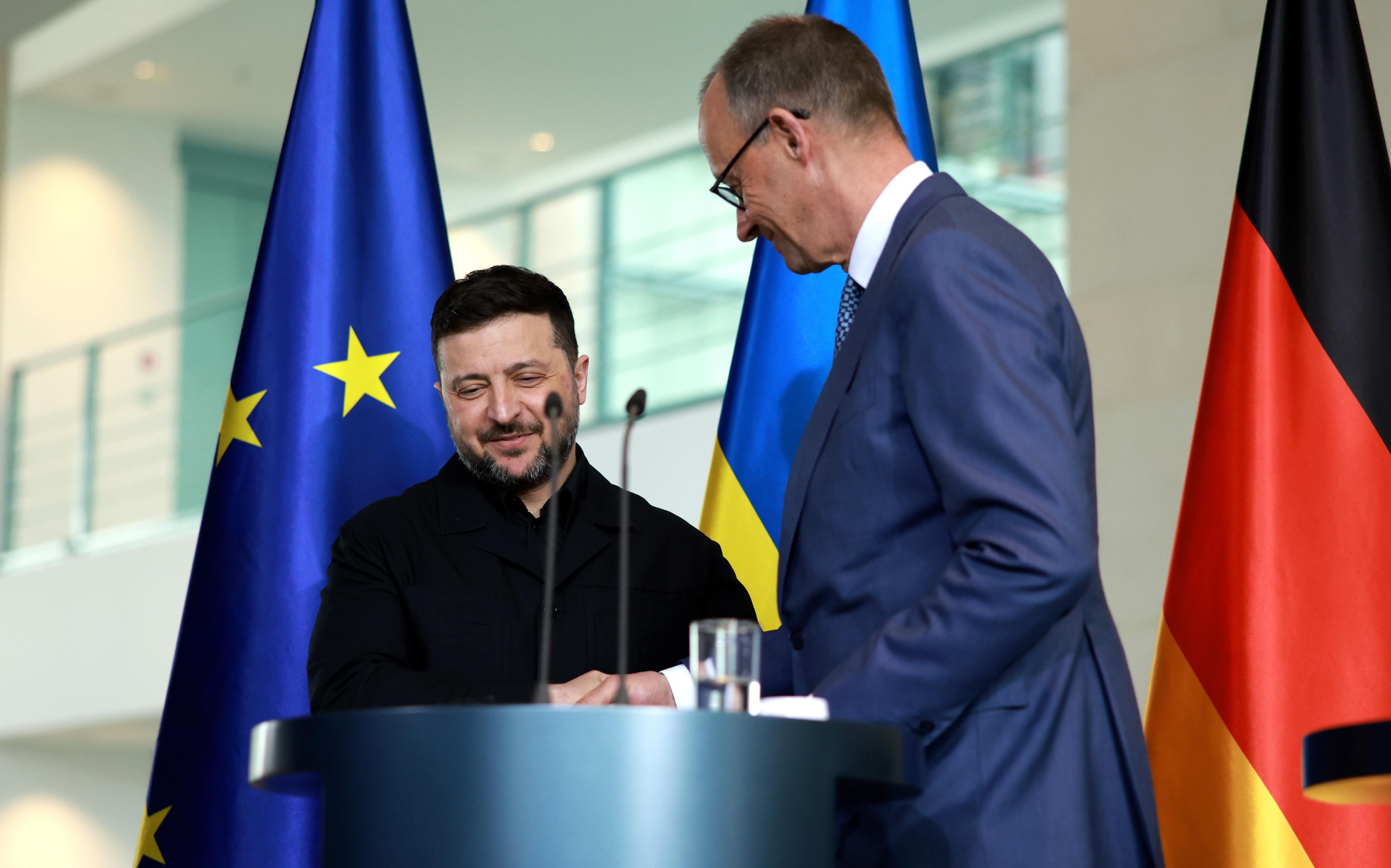 Zelensky vede Merz: “Consultazioni governative”