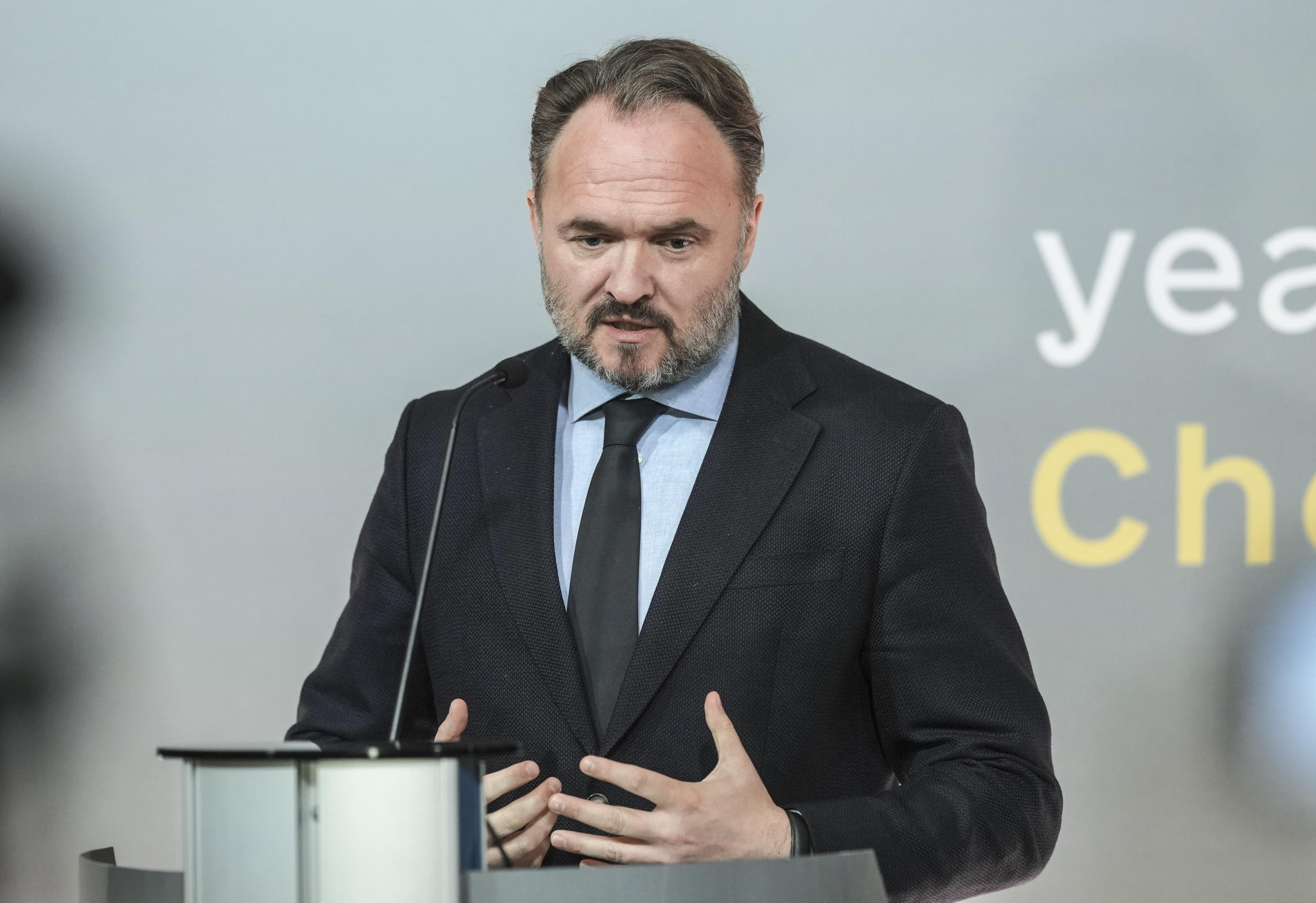 Ue bipolare: sanziona la Russia mentre compra il suo gas