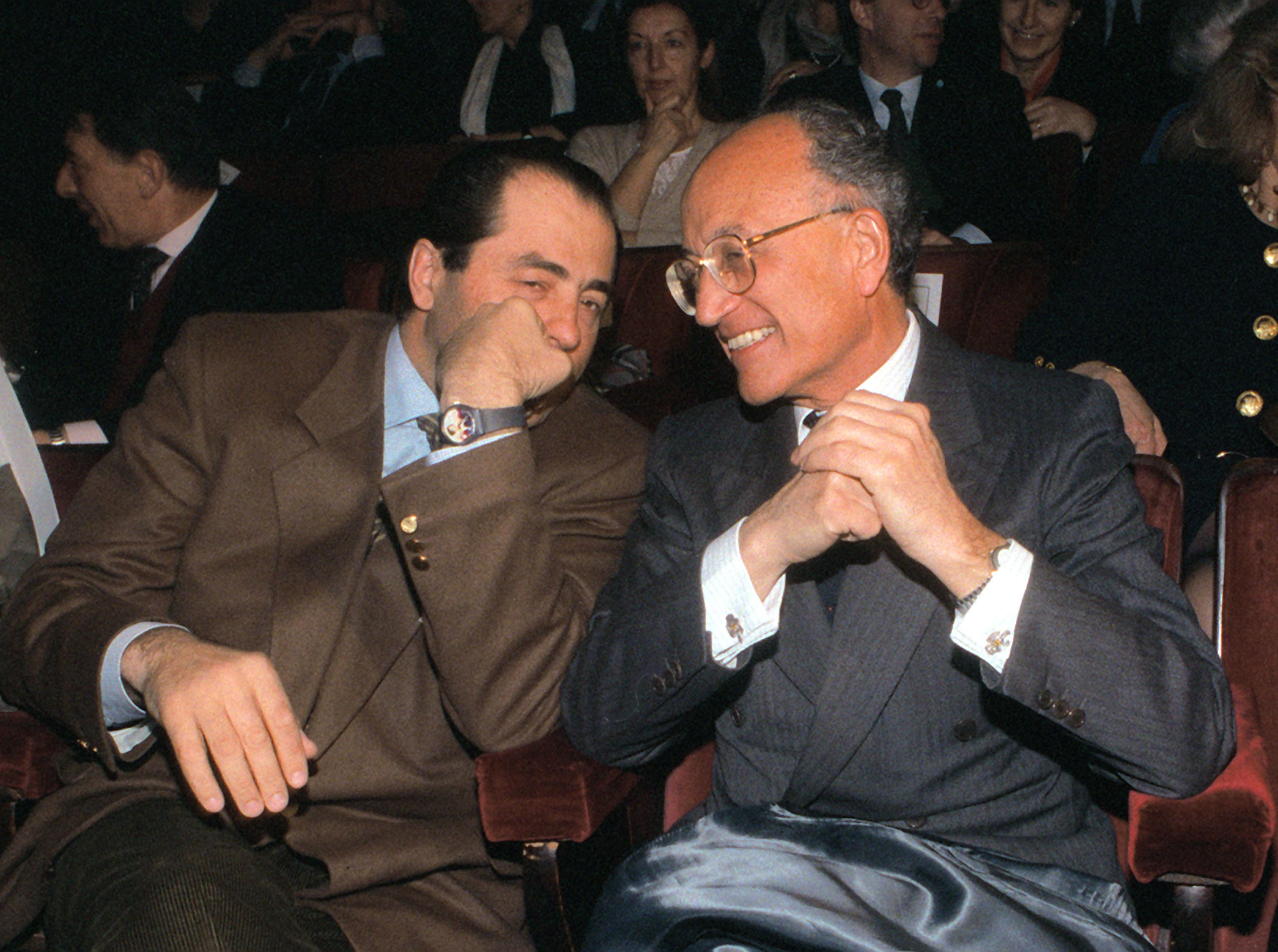 Lassù qualcuno ama i non luogocomunisti