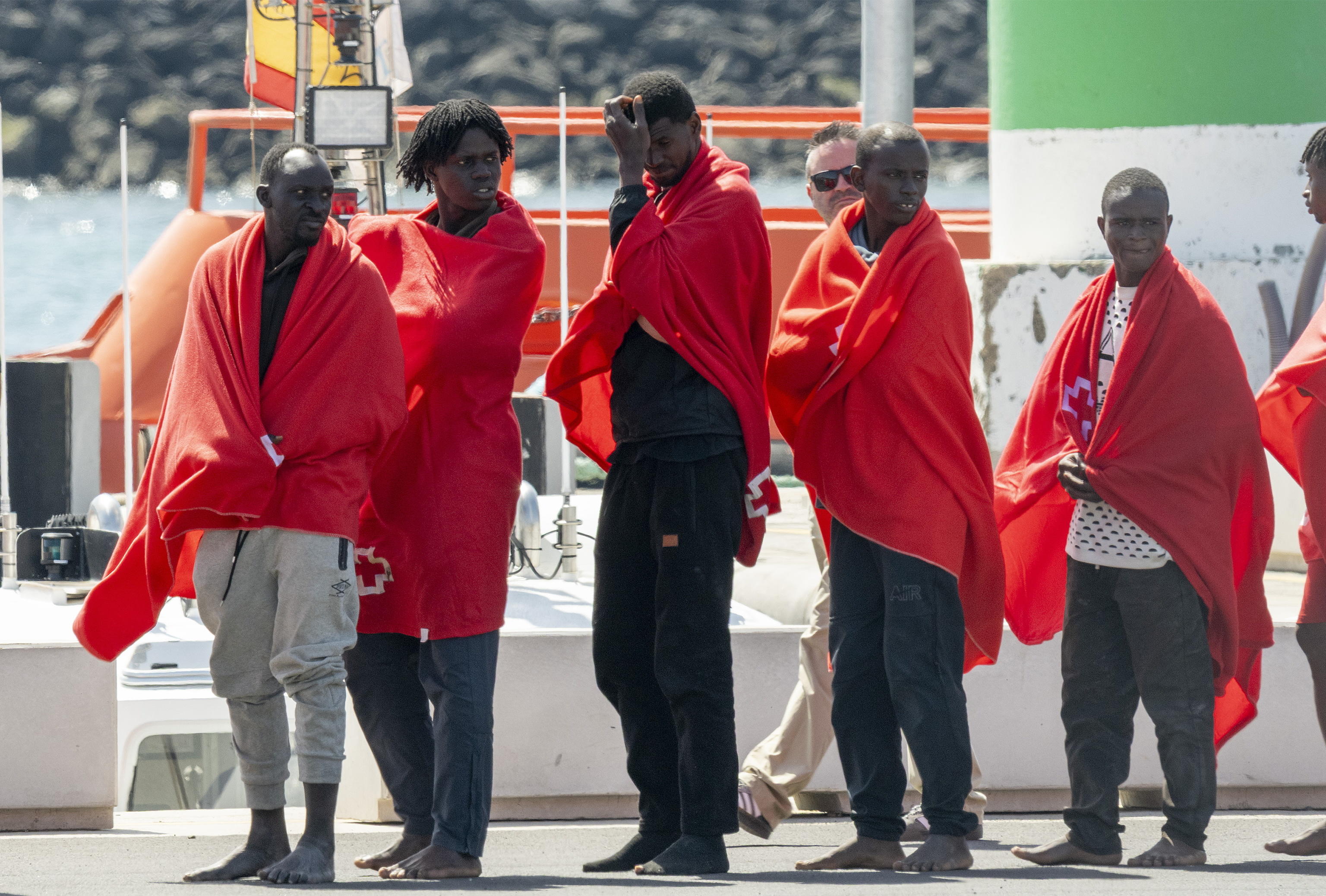 Le anse africane della corrente omosessuale conducono alla fonte dei miracoli