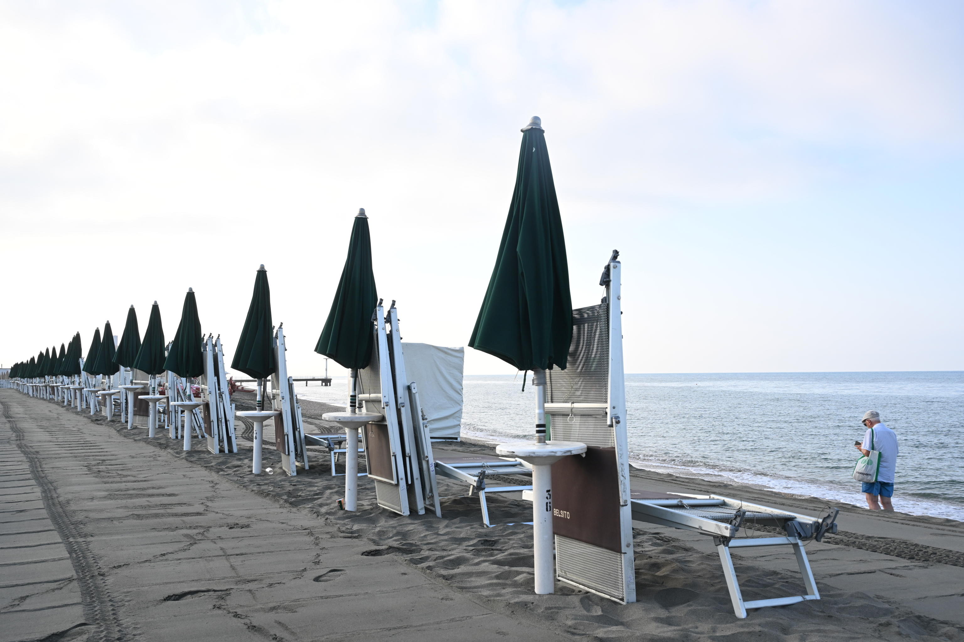 Il disastro delle concessioni balneari di Ostia