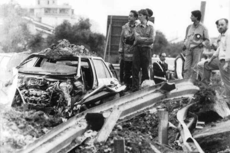 Falcone, l’ipocrisia e le verità mancanti