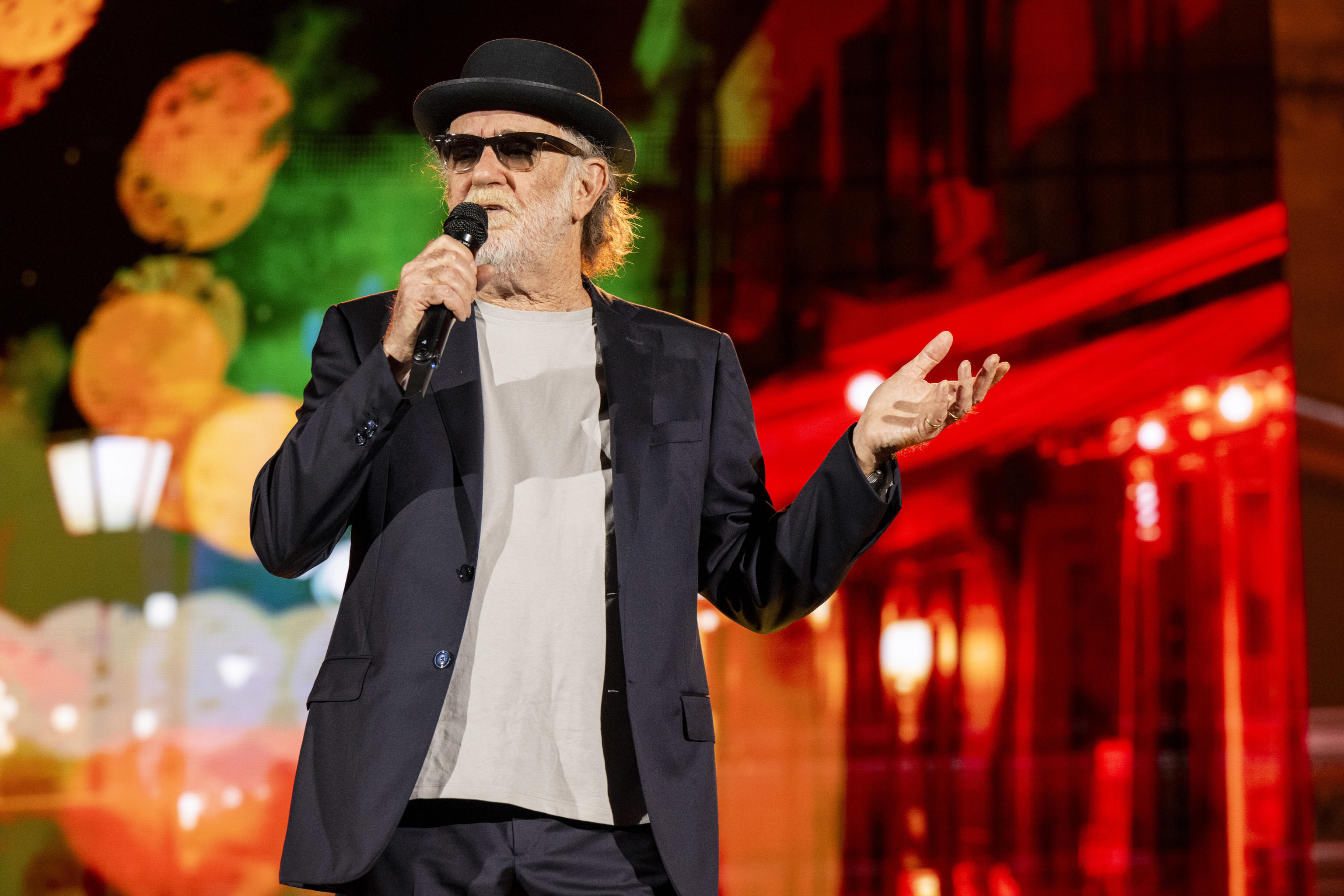 De Gregori a teatro coltiva la scelta dei concerti intimi