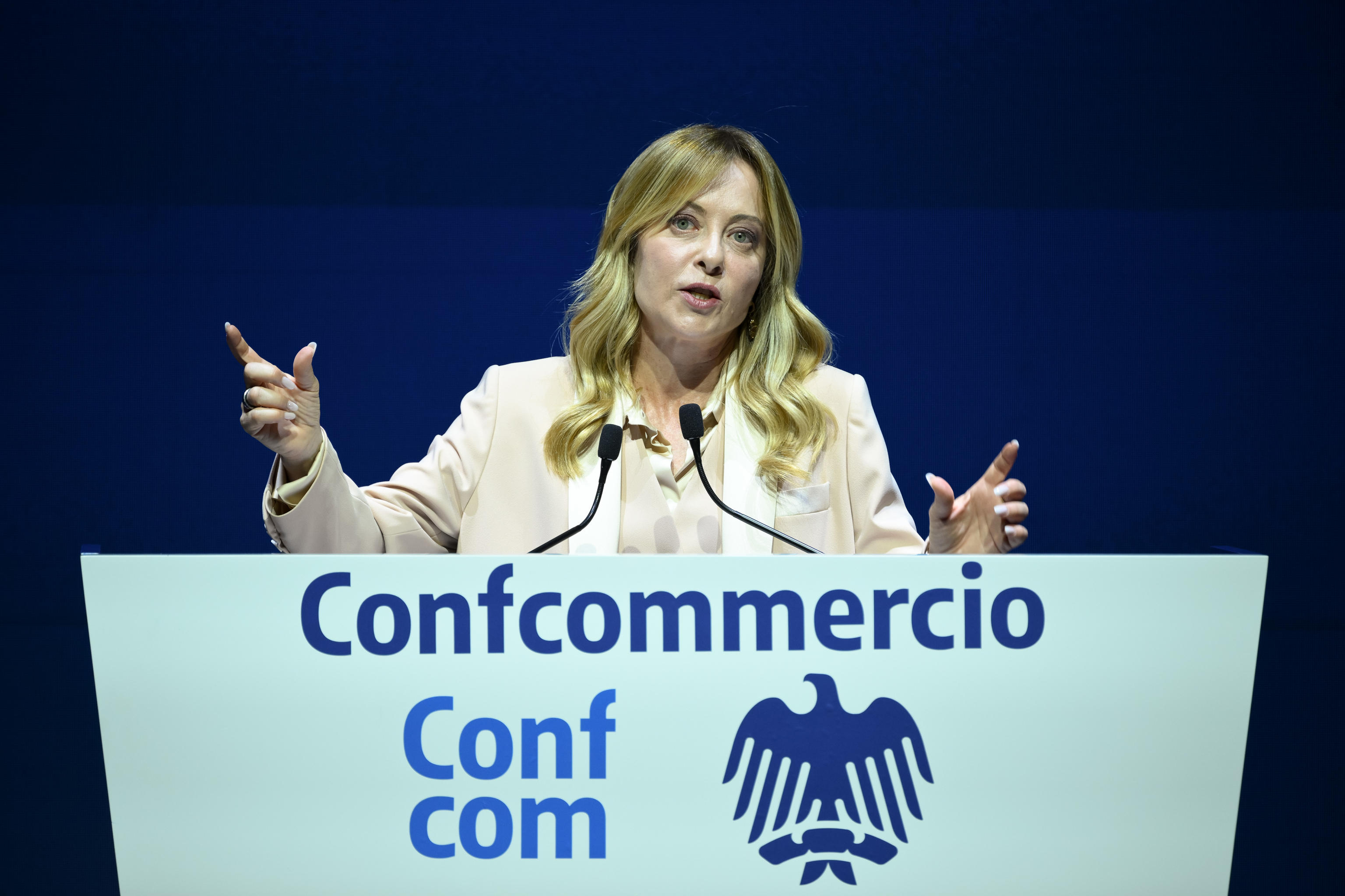Meloni: altro che patrimoniale, meno tasse al ceto medio