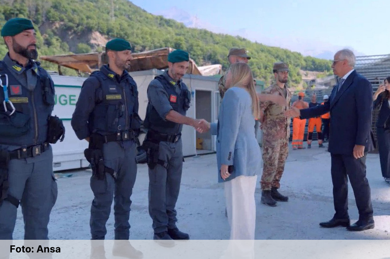 Meloni in Val di Susa: “Lo Stato non indietreggerà”