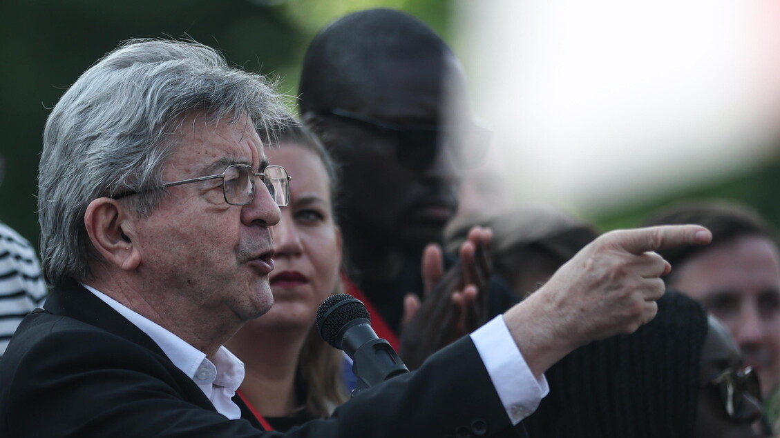 Francia, la soluzione di Mélenchon al debito: non pagarlo