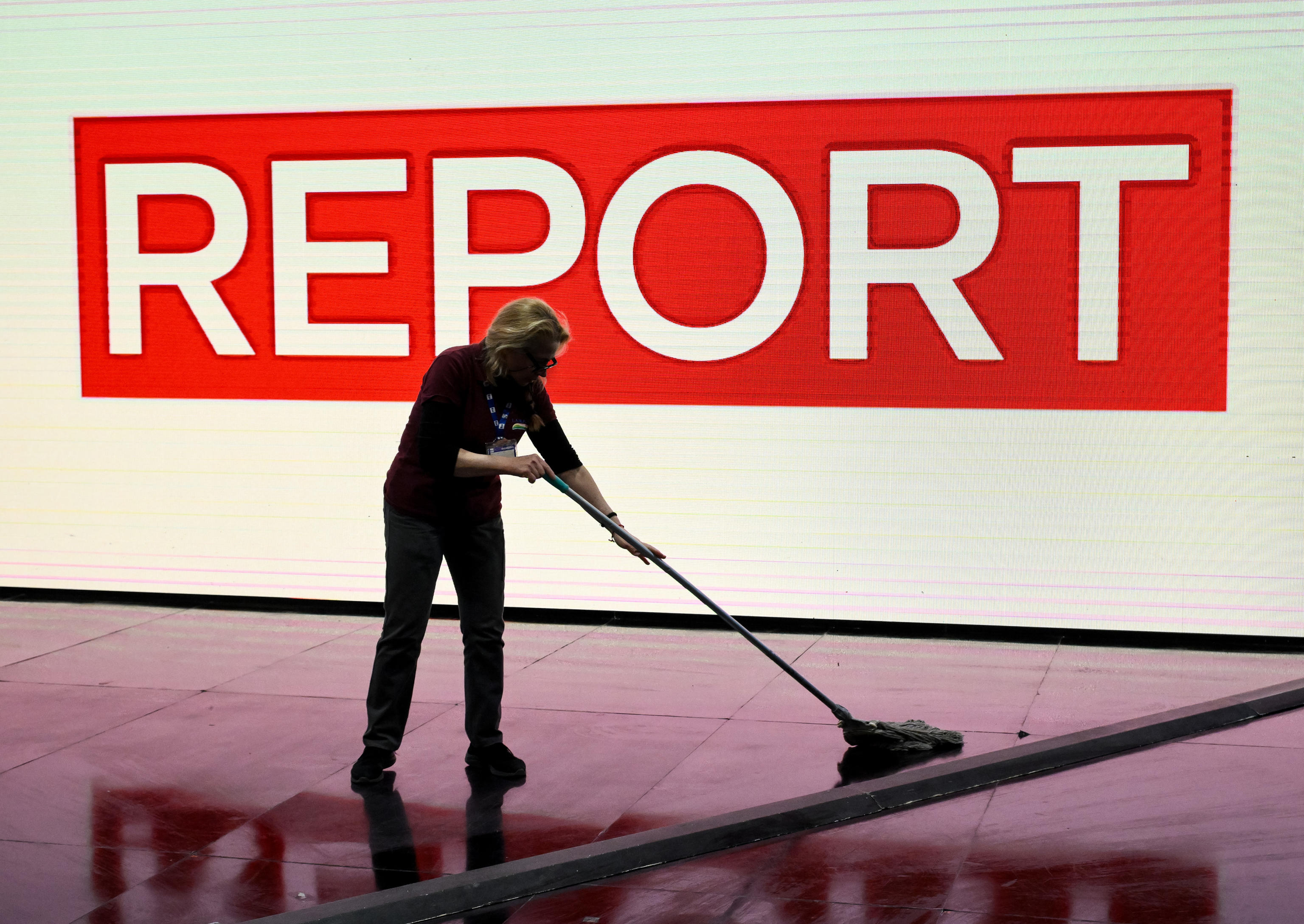 Il re è nudo (ma non vuole abdicare): il “metodo Report” colpisce ancora
