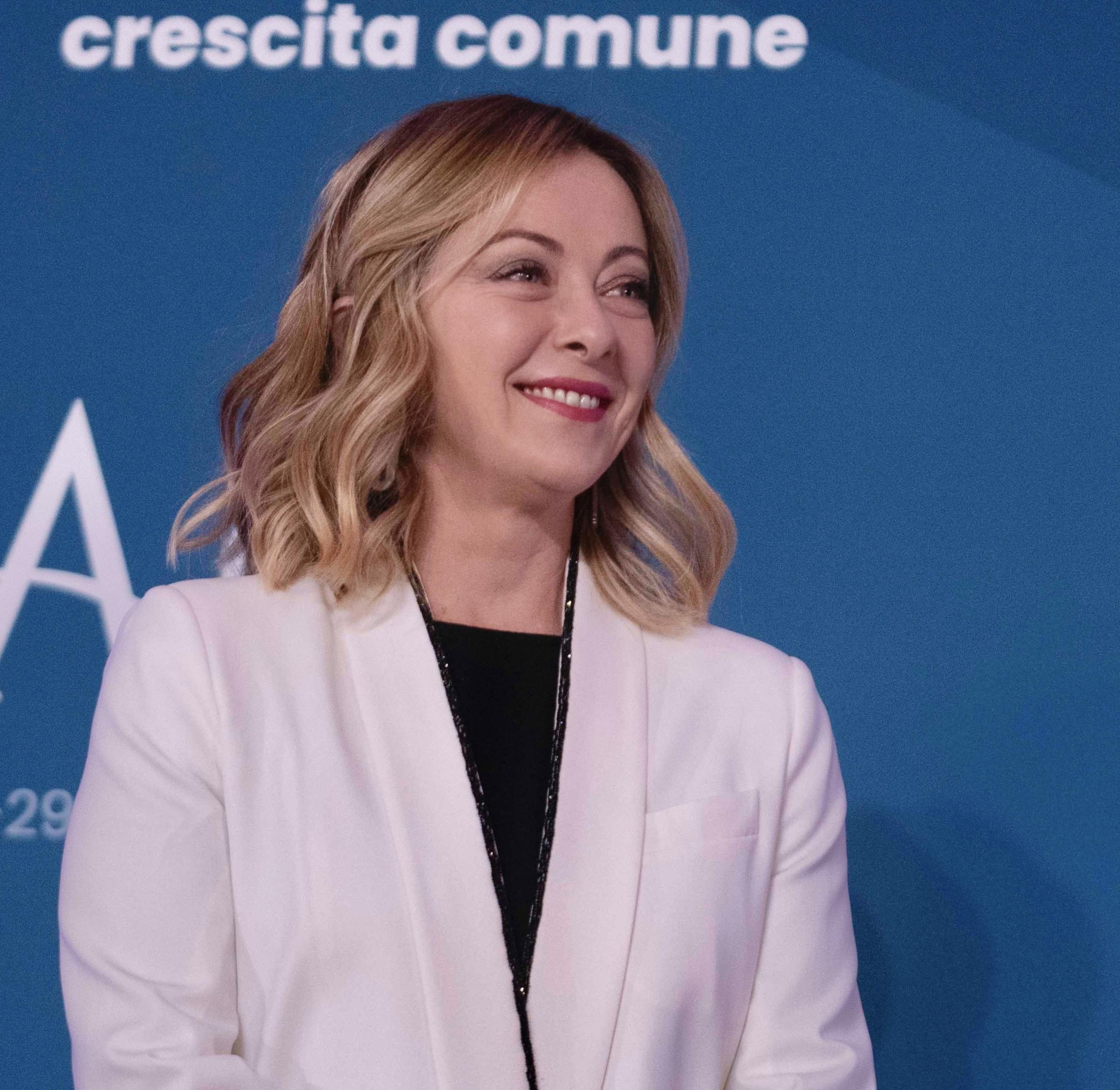 Meloni fa la storia, l’opposizione resta all’opposizione