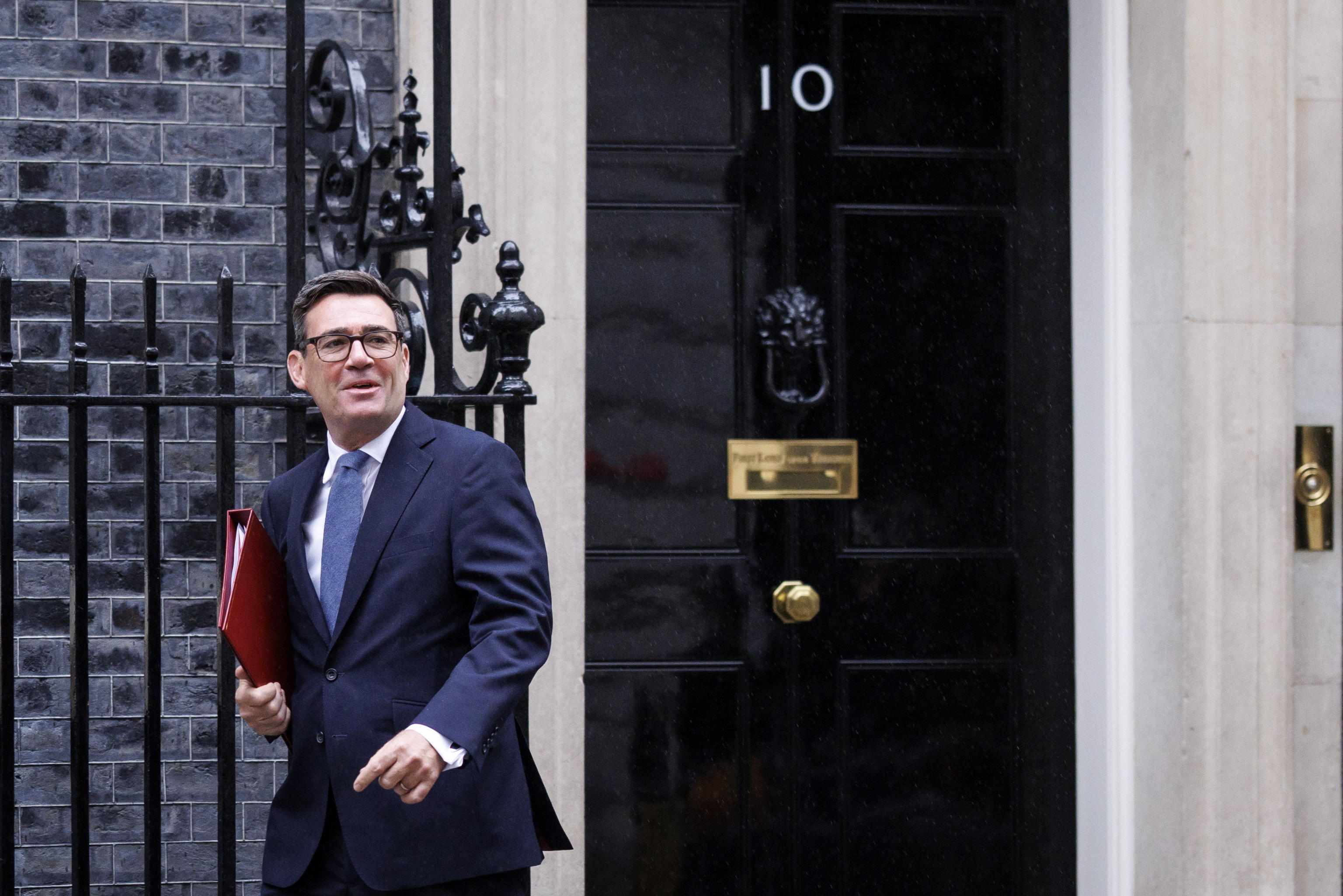 Burnham vuole limitare le donazioni ai partiti (per frenare Farage?)