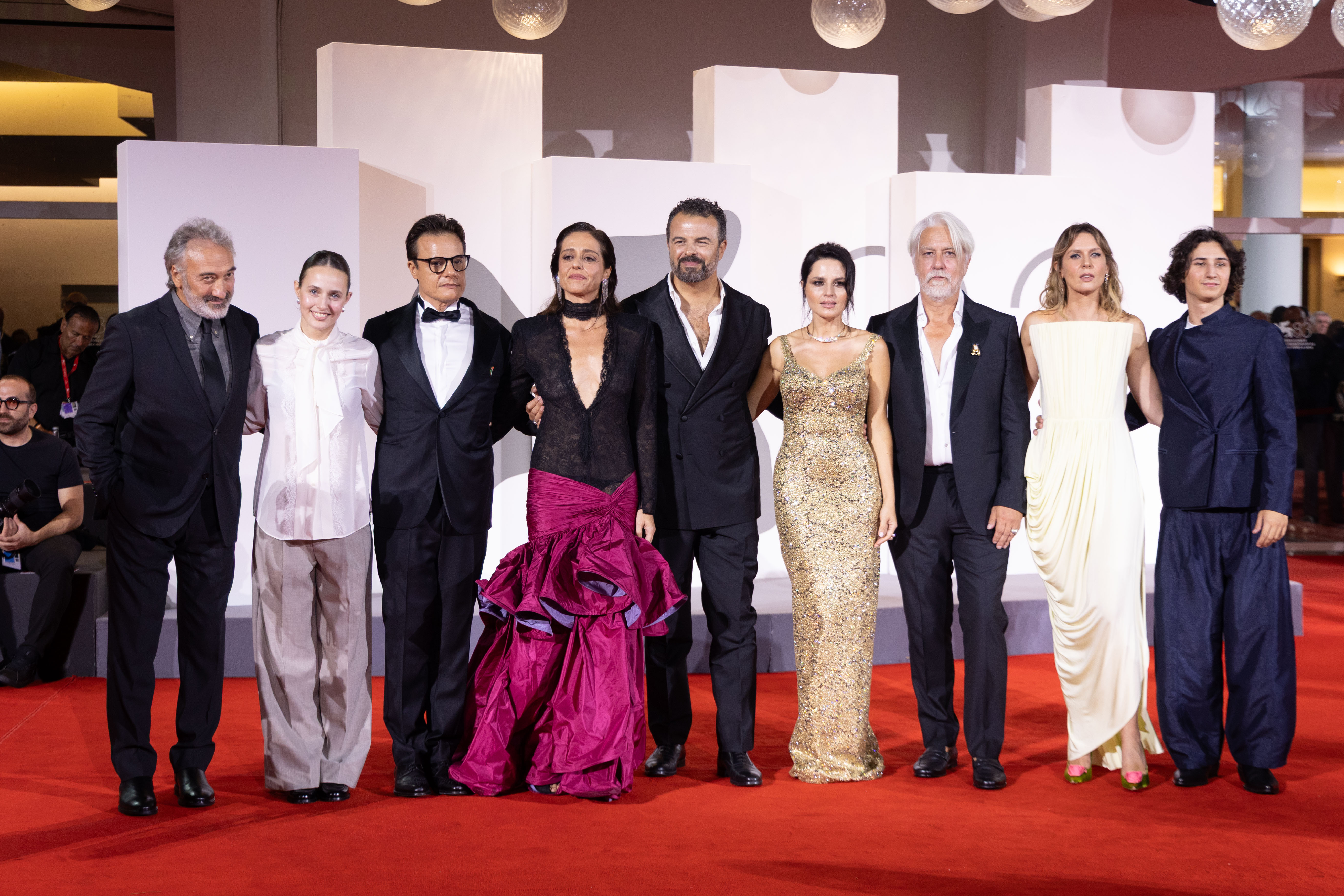 Venezia 83, il cinema guarda dentro le crepe dell’umanità