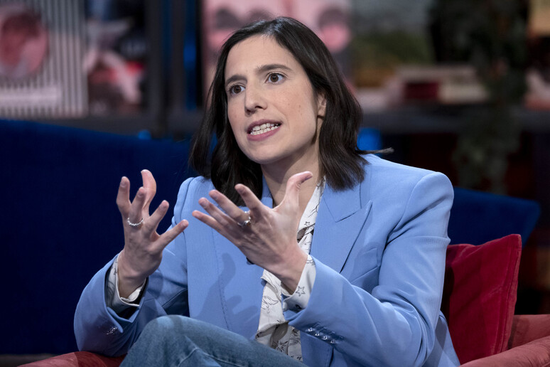 La nuova ossessione di Schlein: il “neoliberismo” 