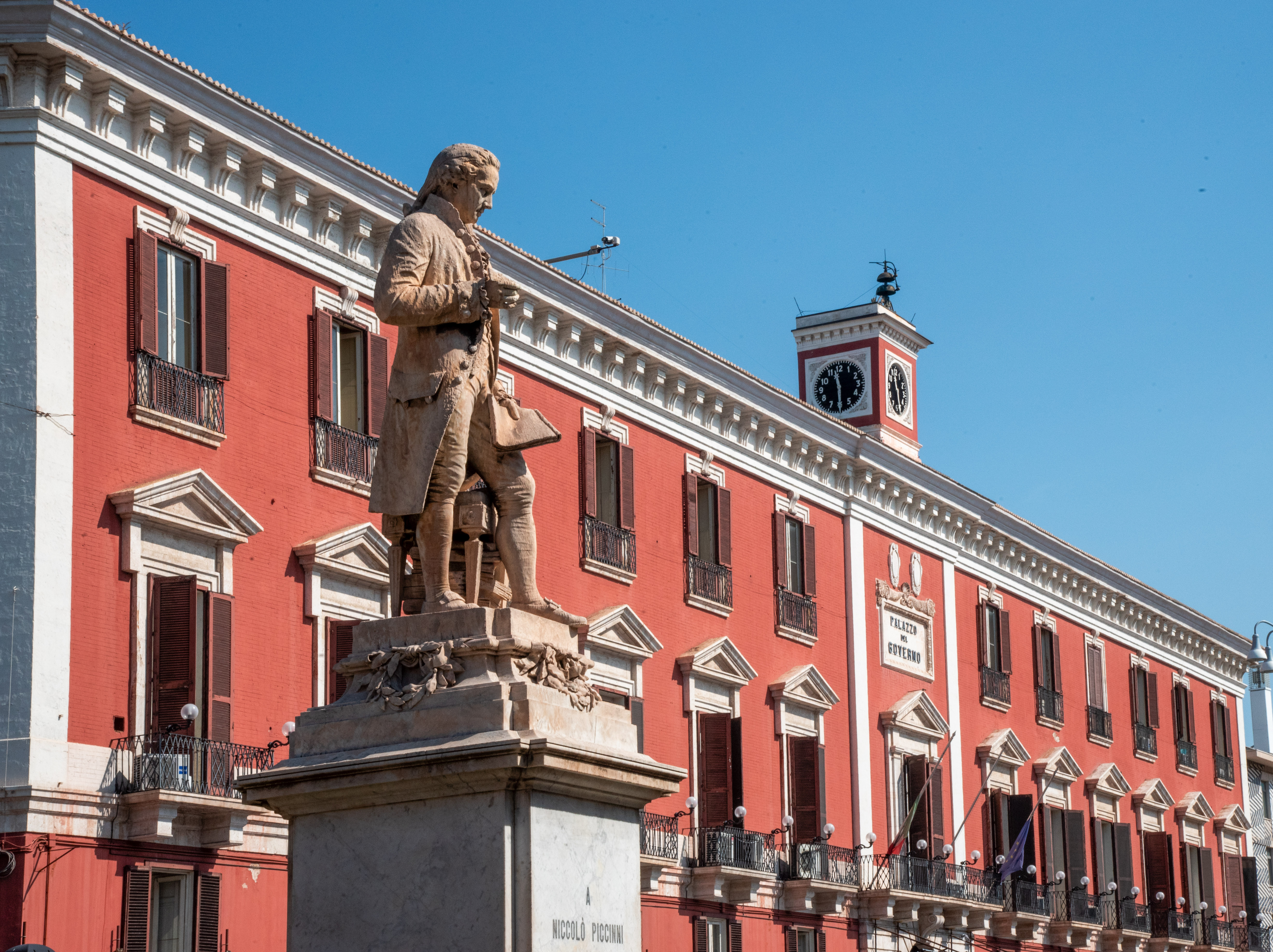 Lo Stato riapre le porte della legalità: