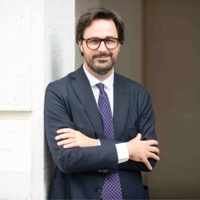 “Riserva di carica” racconta le minacce contemporanee
