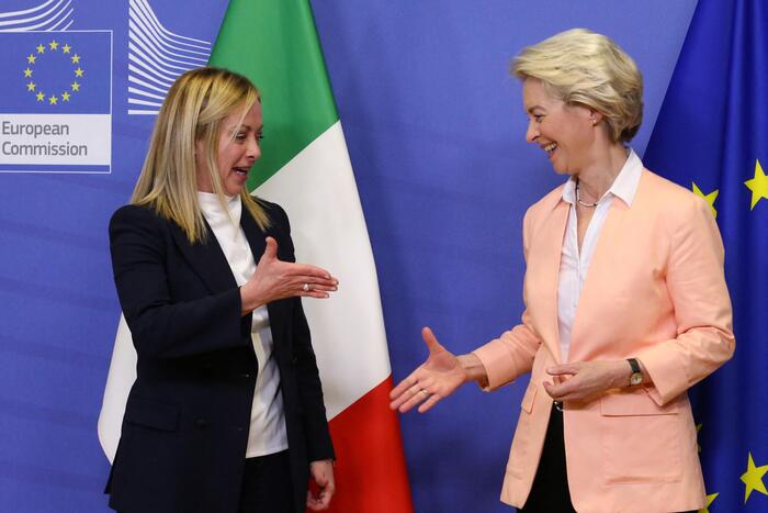 Meloni a Bruxelles: “No all’intesa Trump-Putin sul gas russo”.
