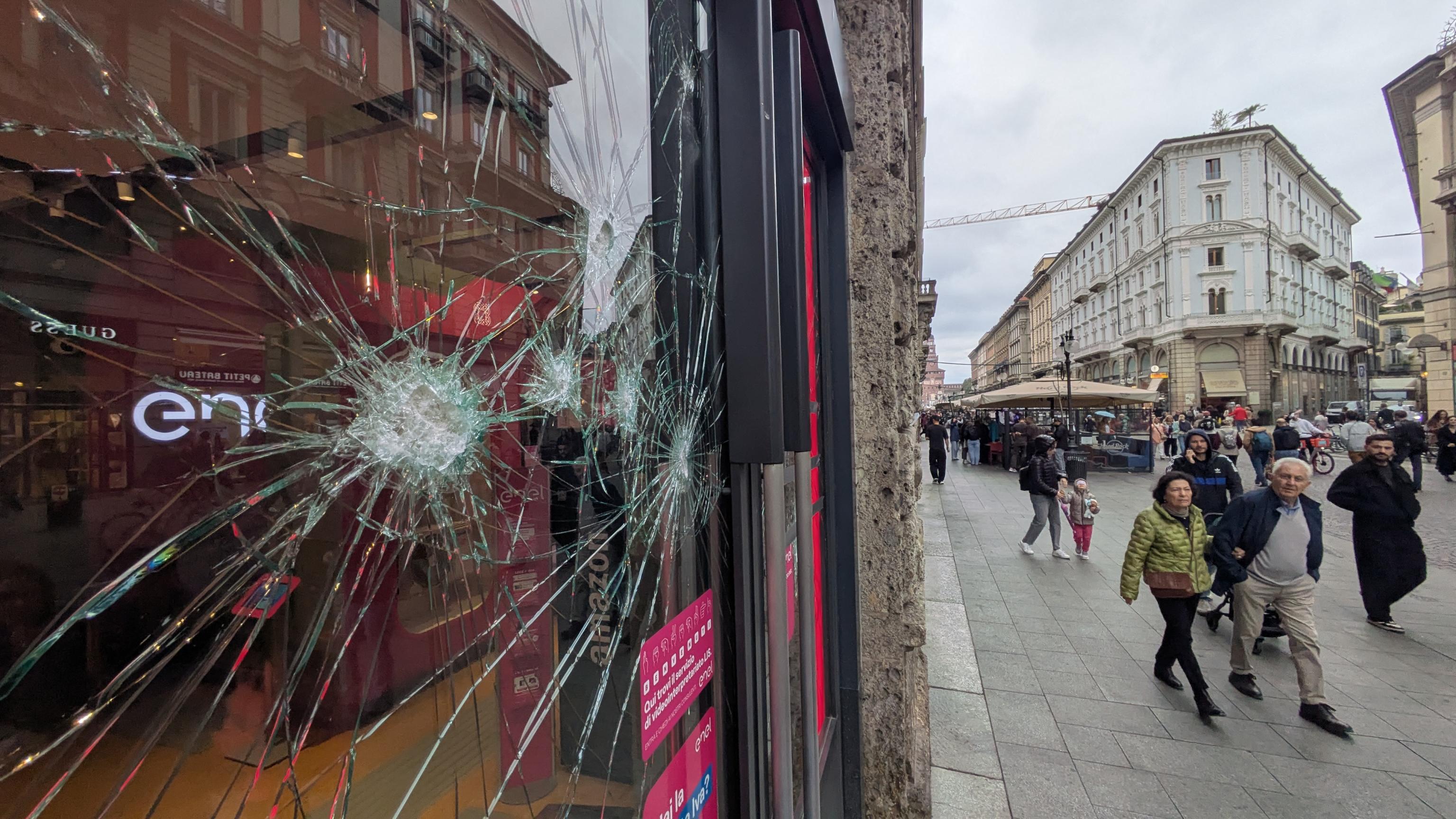 Nessuna comprensione, ma occhio per occhio con i vandali