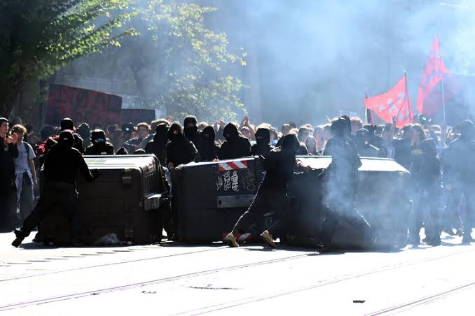 I giovani e l’ascesa dei totalitarismi